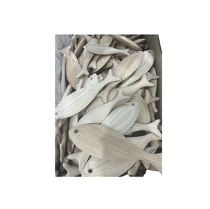 Vente en gros de cadeau de décoration de vacances de poisson en bois de couleur naturelle artisanat au Vietnam - Product Image 3