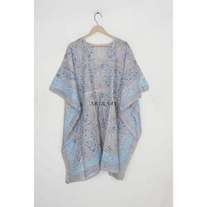 ชุดคลุมยาวลายสัตว์ คอวี ผูกเชือก ทรงปล่อยชายระบาย ผ้าฝ้ายอินเดียเนื้อนุ่ม แต่งลูกไม้ เหมาะสำหรับใส่ไปทะเล ชุดเพื่อนเจ้าสาว สำหรับผู้หญิง - Product Image 4