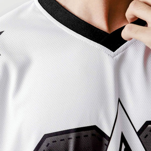 Individueller Sublimationsdruck Herren Übergroßes American Football Trikot Streetwear V-Ausschnitt Kurzarm-Oberteil Anpassbare Nummer Großhandel - Product Image 4