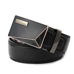 Ceinture en cuir à cliquet infiniment réglable sans trous, micro-réglage de précision, boucle magnétique dissimulée et système de fixation Executive Fit - Product Image 3