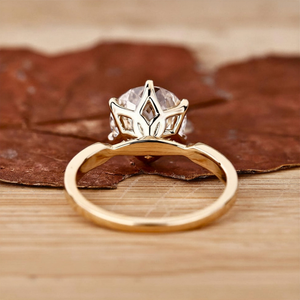 Anillo de Compromiso con Diamante Solitario de Corte Ovalado, Oro Blanco de 14K, Anillo de Novia Minimalista para Mujer - Product Image 3