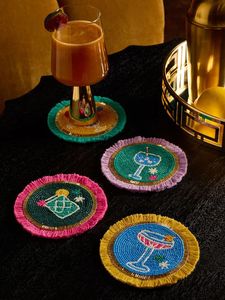 Sous-verre brodé à la main avec perles, accessoire de table unique aux motifs décoratifs pour les pauses thé, les pauses café et les réceptions - Product Image 2