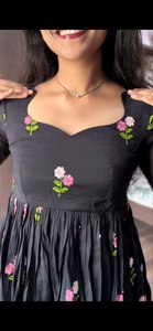 Vestido Largo Timeless Blossom, Vestido Bordado Comfort Bloom, Elegante Vestido con Nudo de Pétalos, Maxi Vestido con Bordado de Flores Reales - Product Image 4