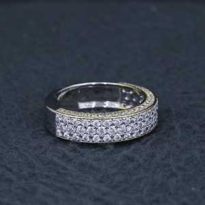 Anillo de Eternidad de Moissanita con Corte Brillante Redondo, Engaste de Garras, Bañado en Rodio, Joyería Apilable para Boda para Mujer - Product Image 1