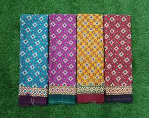 Sari Premium de Crepé Estampado con Tacto Suave y Caída Elegante |   Sari Ligero |   Fácil de Usar - Product Image 1