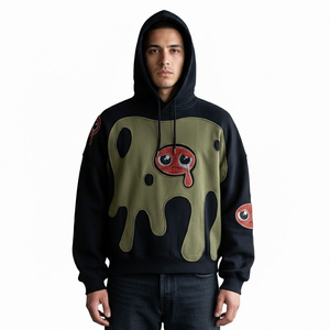 Sweat à capuche noir pour homme SHY SPORTS avec logo personnalisé, en molleton épais, avec patchwork vert slime et épaules tombantes, motif graphique mignon - Product Image 3