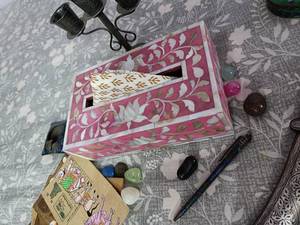 Caja de pañuelos hecha a mano con incrustaciones de nácar: Decoración floral rosa para baño, cubierta de caja de pañuelos con incrustaciones de nácar geométricas florales - Product Image 4