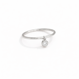 Anillo Clásico de Oro Sólido de 14K y 18K con Diamantes Engastados en Bisel Redondo, Anillo Delgado Apilable para Mujer, Anillo de Promesa Delicado - Product Image 6