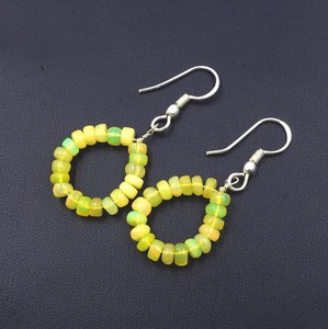 Pendientes de Perlas de Ópalo Etíope Amarillo Arcoíris Natural, Plata de Ley y Oro - Product Image 1