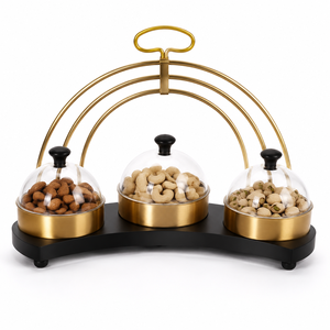 Conçu avec un look contemporain élégant, cet ensemble de bols à collation est conçu pour offrir un aspect décoratif riche tout en restant un objet décoratif. - Product Image 4