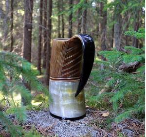 Jarra de Cuerno Hecha a Mano – Taza Rústica para Beber, Estilo Vikingo Tradicional, Vajilla Única para el Hogar, Fiestas y Regalos - Product Image 3