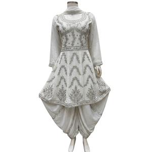Conjunto FAMUCAAS rojo/borgoña estilo afgano con Kurti/Frock y pantalón Salwar, con bordado a mano en georgette, ideal para bodas y fiestas. - Product Image 3