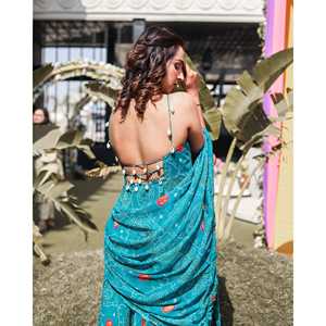 Ensemble Salwar Kameez Aasmani Blue Bandhej taille XS, costume de mariage - Product Image 1