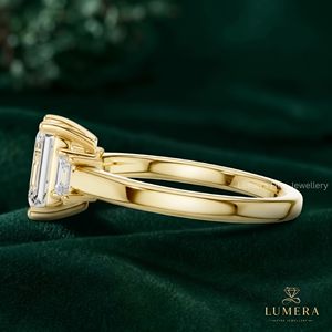 Bague de Mariage Dorée Tendance Style Diamant Scintillant Bijou de Fiançailles Cadeau Romantique pour Femme - Product Image 4