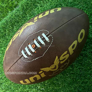 Pelota de rugby de cuero de vaca de aspecto antiguo, pelota de cuero natural totalmente cosida a mano y con cordones en la parte superior - Product Image 5