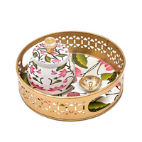 Handgeschilderde lotus Pooja Thali set met gouden uitgesneden metalen dienblad, decoratieve pot, messing olielamp (diya), groothandel