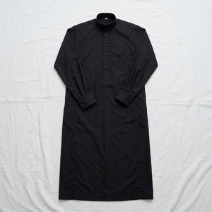 Qamis Homme en Coton Modeste à Manches Longues Coupe Ample Robe Islamique Couleur Unie Légère Robe de Prière Personnalisable OEM - Product Image 2