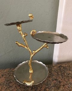 Support à gâteau en fer au design moderne, fabriqué par un fabricant fiable, pour les tables de desserts à la maison et lors d'événements, offrant un design métallique élégant et artistique. - Product Image 5