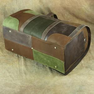 กระเป๋าหนังแบบ Patchwork สำหรับผู้ชาย สไตล์วินเทจ สำหรับเดินทาง ออกกำลังกาย เล่นกีฬา สีเขียว-น้ำตาล  ขนาดใหญ่ ใส่ของได้เยอะ - Product Image 3