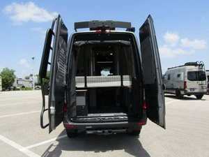 Autocaravana MINT Clase B 2025 Winnebago REVEL 44E 2.5-1 en venta |   Autocaravana |   Camioneta de aventura |   vida en autocaravana - Product Image 2