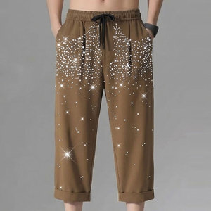 Pantalon homme style designer orné de strass, coupe slim, décontracté, avec motif de pierres décoratives, finition élégante et contemporaine - Product Image 1