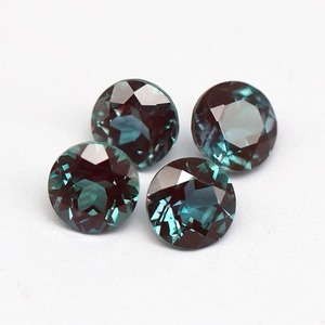 Piedra de Alejandrita Redonda de Grado AAA Creada en Laboratorio con Cambio de Color Intenso para Anillos de Compromiso, el Mejor Proveedor de Alejandrita de Jaipur - Product Image 1