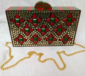 Sac à bandoulière de mariée orné de perles, fait main, avec fleurs et cristaux, pochette de soirée, cadeau de décoration de mariage personnalisé - Product Image 6
