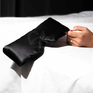 Masque pour les yeux en soie 100% naturelle pour femmes, confortable, en vente en ligne, doux, respirant, pour une utilisation nocturne - Product Image 4