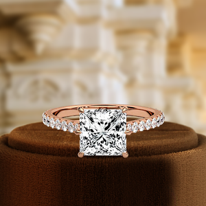 Anillo de Compromiso y Boda con Diamante Cultivado en Laboratorio de 1.5 Quilates, Corte Princesa, Engaste de 6 Puntas con Media Pavé, Oro Blanco de 14K, Certificado IGI - Product Image 2