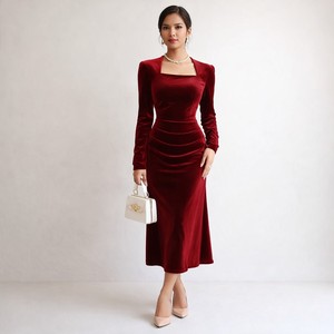 เดรสยาวปานกลาง แขนสั้น ทรงเข้ารูป สีพื้น เรียบง่าย สไตล์ลำลองสำหรับผู้หญิง ใส่สบาย กระชับสะโพก ผลิตโดยผู้ผลิต OEM - Product Image 1