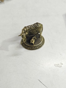 Estatua de Toro Nandi de Latón Hecha a Mano, Ídolo Decorativo Hindú, Regalo Espiritual para el Hogar o Templo Tradicional Indio - Product Image 5