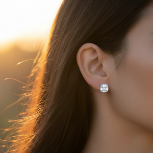 Boucles d'oreilles clous solitaires en or blanc 14 carats avec diamant taille coussin, 4 griffes, unisexe, tendance mariage, certifiées IGI, bijoux fins - Product Image 4