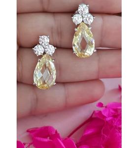 Aretes de Lujo de Alta Calidad en Latón Plateado con Circonitas para Mujer, Regalo de Boda, para Fiestas, a la Moda - Product Image 1