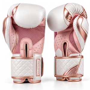 Guantes de Boxeo Personalizados Negros con Detalles en Oro Rosa, Guantes Deportivos Acolchados, Proveedor Mayorista OEM ODM - Product Image 4
