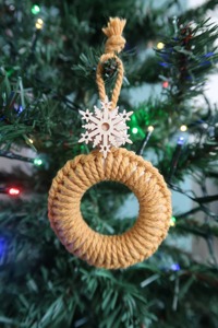 Anillo para Servilletas con Temática Navideña para Decoración de Mesa Festiva y Estilismo de Mesa Navideño, Venta al por Mayor desde India - Product Image 1