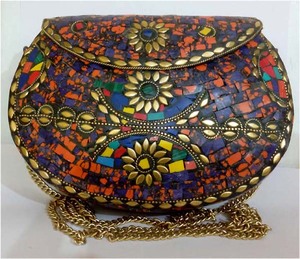 Bolso de Mano Tipo Clutch con Asa de Metal Estilo Bohemio GC-BG-505 al Mejor Precio para Fiestas, con Trabajo de Mosaico de Exportador Indio - Product Image 1