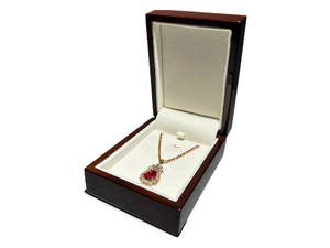 Boîte à bijoux rectangulaire en bois de noyer avec élégante veine de bois et intérieur en velours 78x105x45mm - Product Image 3