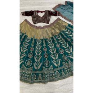 Ensemble de lehenga choli pour femmes, vêtements de fête, avec travail de fil et de sequins - Product Image 5