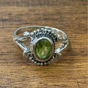 <b>Peridot</b> Gemstone <b>Ring</b> (3.3g) Anti-Tarnish Silver 925 Unisex Everyday & Any Occasion Wear - Product Image 2