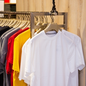 Personnalisez votre logo de marque, impression sérigraphique, t-shirt homme de luxe à col rond, manches courtes, tricot uni en polyester/coton respirant - Product Image 2