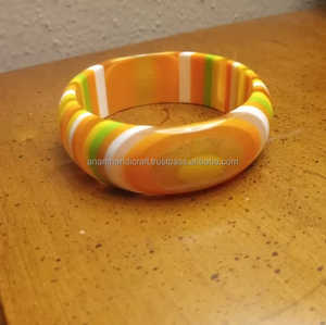 Gemelos hechos a mano personalizados altamente pulidos, brazalete de resina de moda de estilo Vintage para mujeres de la India - Product Image 3