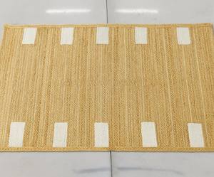 พรมปูพื้นทรงกลมลายทางสีขาวธรรมชาติถักด้วยมือจากเส้นใยปอกระเจา ขอบหยักสไตล์โบโฮ ตกแต่งบ้านสไตล์เรียบง่ายแต่หรูหรา - Product Image 5