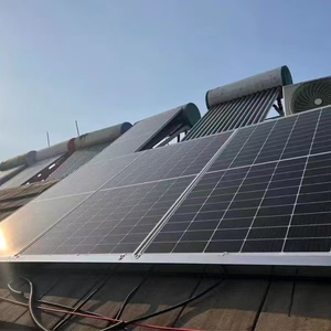 Panneaux solaires bifaciaux haute efficacité 550W 144 demi-cellules coupées pour centrales électriques à grande échelle - Product Image 1