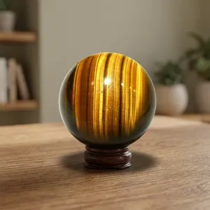 Sphère en œil de tigre de haute qualité, faite à la main, écologique, technique de mosaïque en pierres précieuses naturelles, art de la guérison, mascotte Feng Shui jaune - Product Image 1