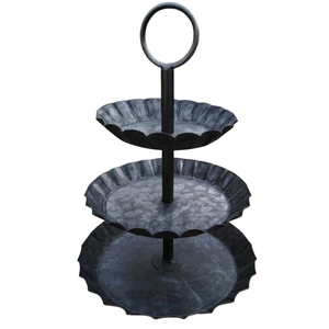 Plateau de service rustique en métal noir mat à 3 niveaux, en acier galvanisé, pour cupcakes et desserts, idéal pour la décoration de table de cuisine - Product Image 2