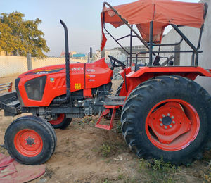 รถแทรกเตอร์คุณภาพสูง Kubota MU5502 ขับเคลื่อน 2 ล้อ เครื่องยนต์ดีเซล 55 แรงม้า รถแทรกเตอร์สำหรับการเกษตร พร้อม PTO, ระบบยกไฮดรอลิก และโครงสร้างที่ทนทาน - Product Image 6