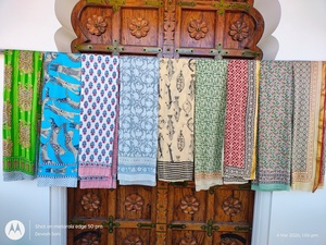 Écharpes multifonctions pour femmes 100 % coton, légères, durables, respirantes, séchage rapide, longues, motif floral mini dessiné à la main - Product Image 2