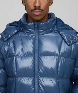 Vestes matelassées en duvet pour hommes à capuche et fermeture éclair, design brillant effet bulle, options de logo personnalisé, prix abordable - Product Image 4