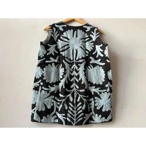 Chaleco de Algodón Personalizable de Alta Calidad con Bordado Floral Suzani, Estilo Boho Vintage, Regalo para Ella - Product Image 2