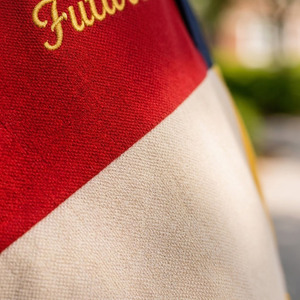 Ensemble d'uniformes scolaires unisexes pour enfants en tissu tricoté poly-coton de haute qualité avec logo brodé, service OEM en gros à Hanoï - Product Image 5